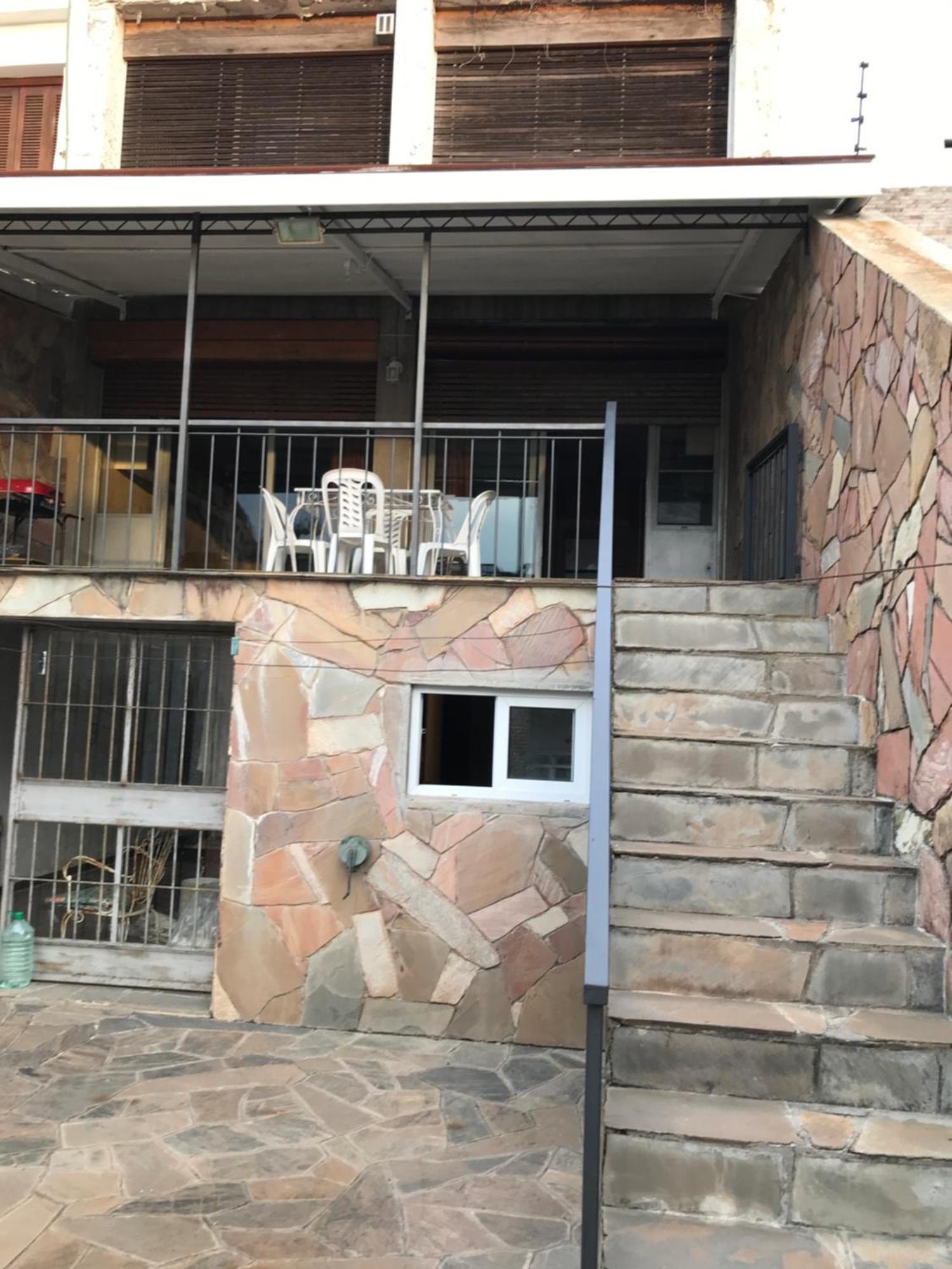 Large 2 Floors In Carrasco *