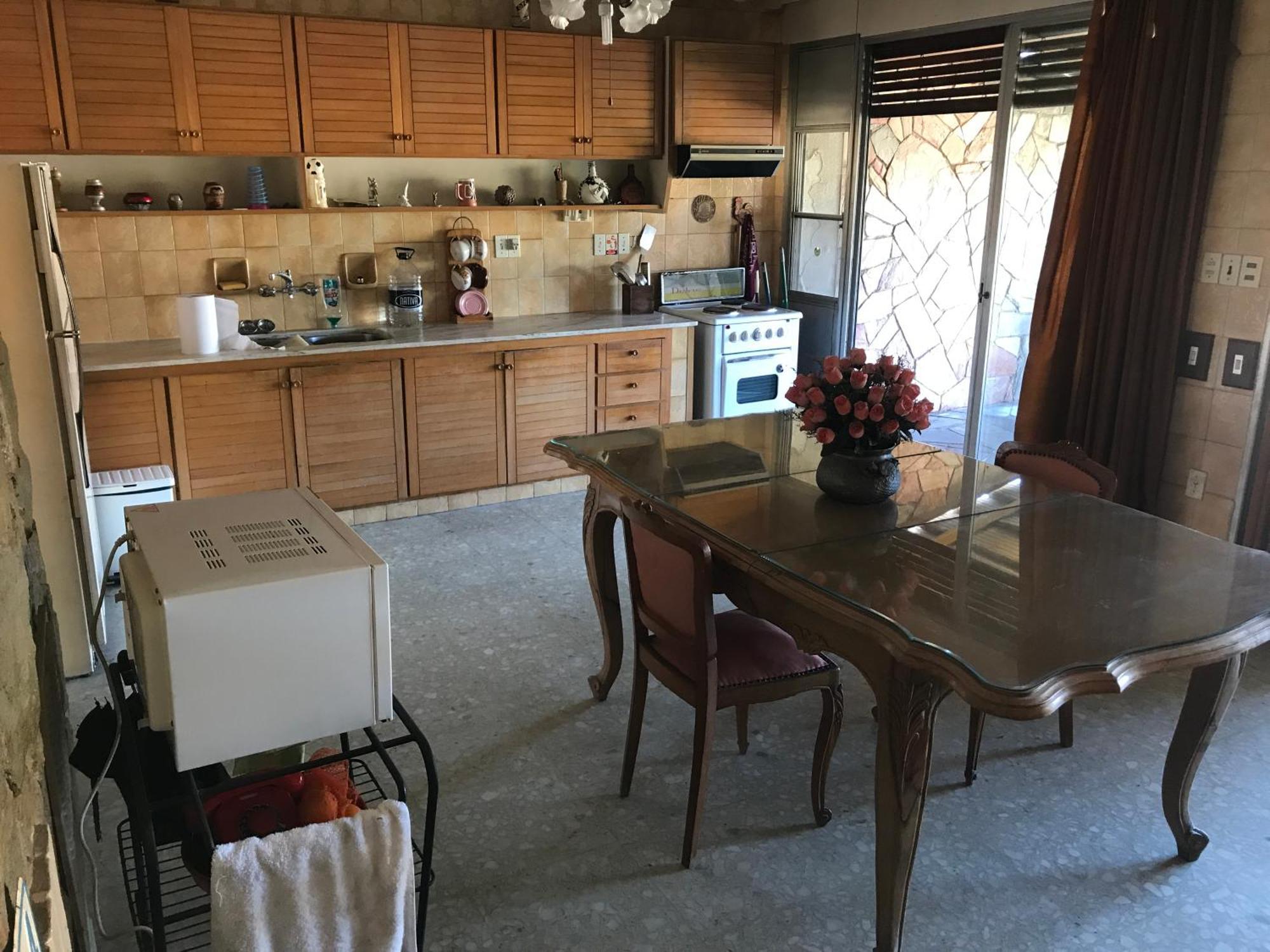 Large 2 Floors In Carrasco