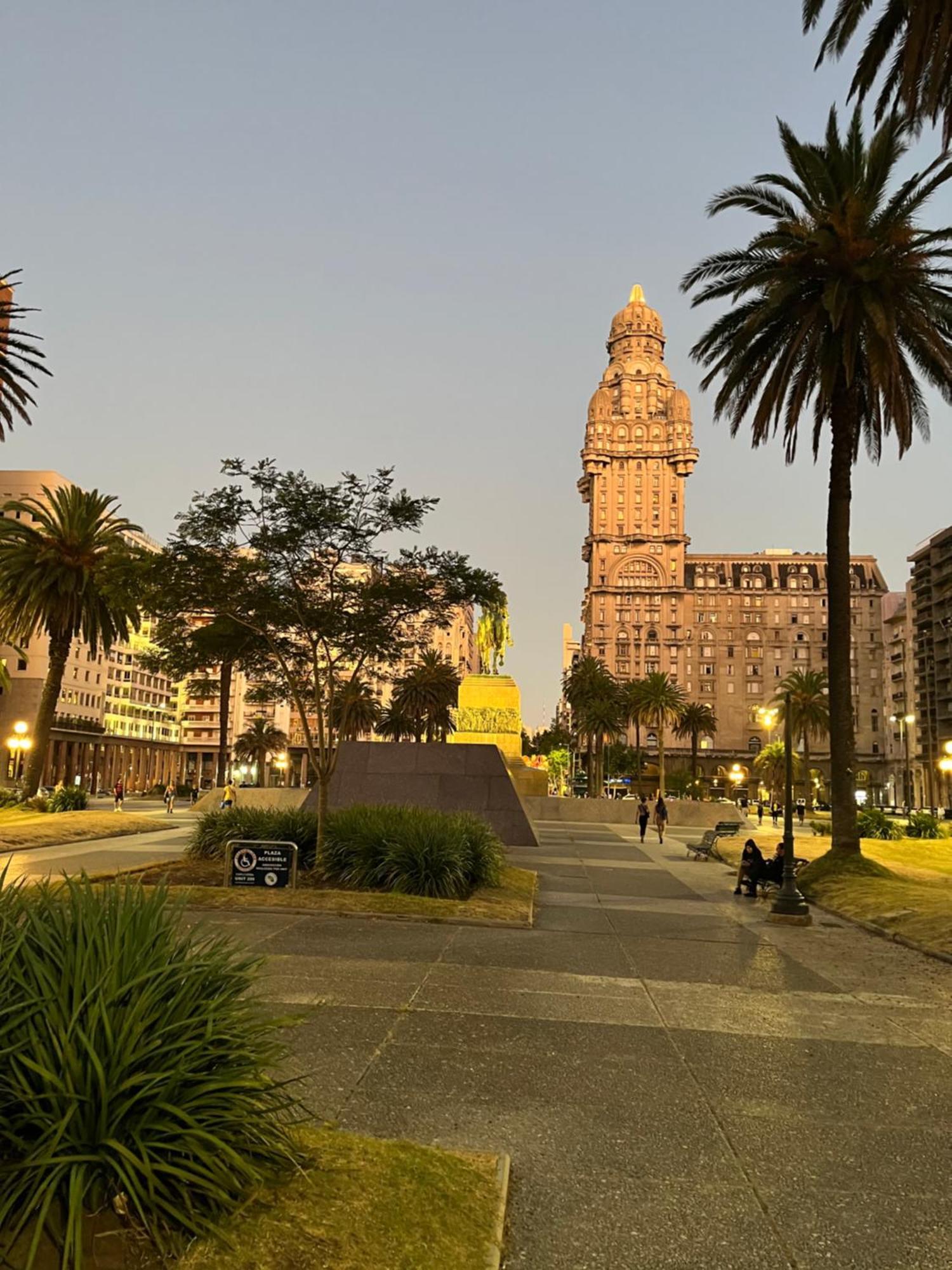 De Un En El Palacio Salvo Apartamento