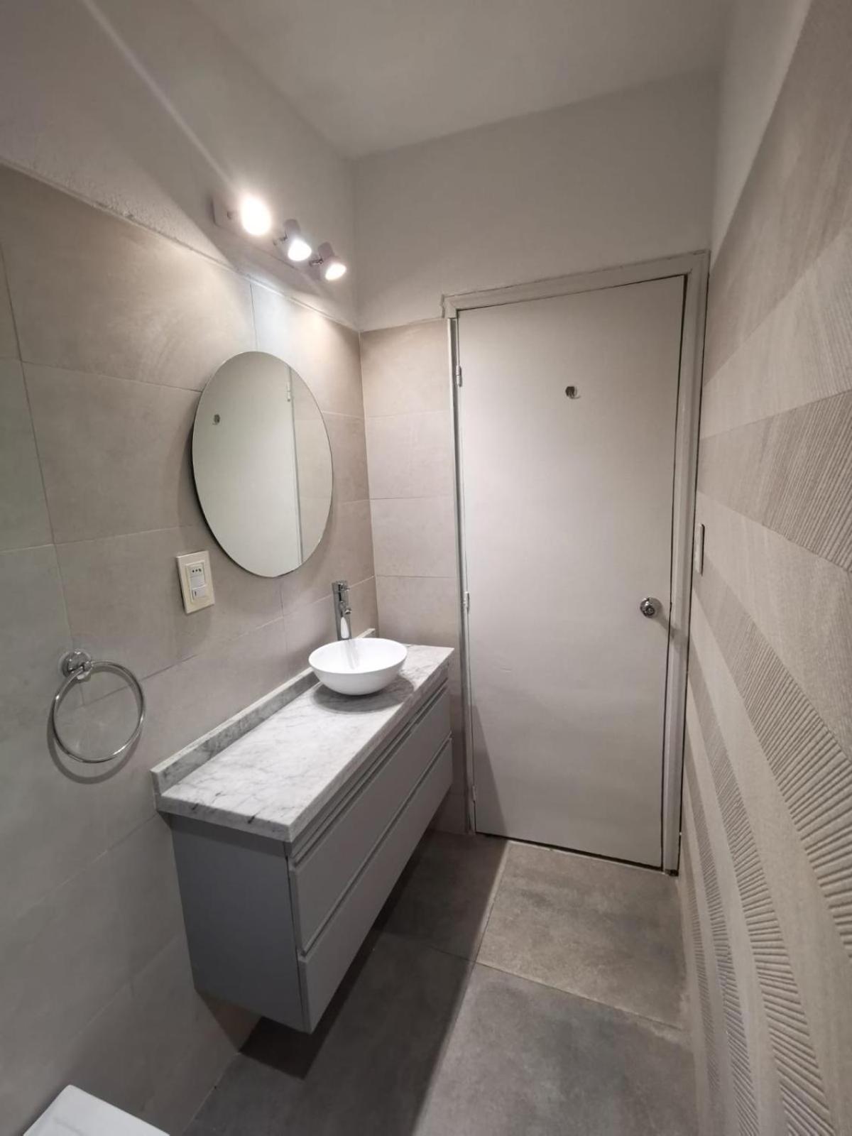 Apartamento En Peatonal Ciudad Vieja *