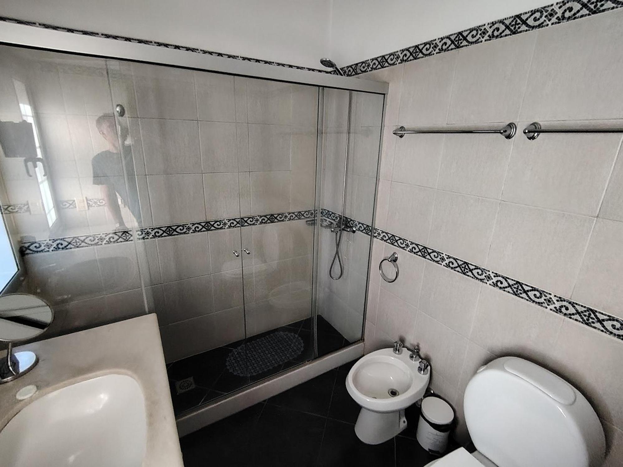 Espectacular Casa De 4 Y 5 Banos 12 Personas, En La Mejor Zona De Montevideo
