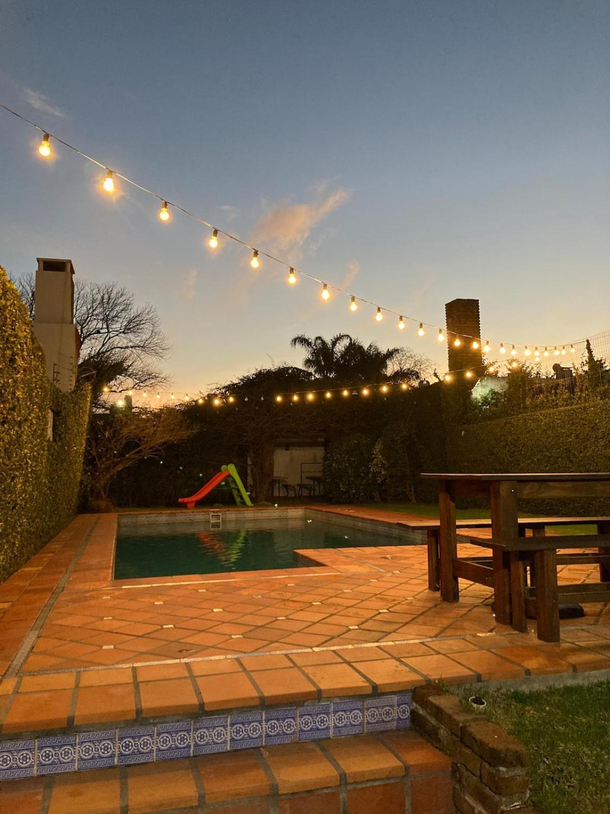 Espectacular Casa De 4 Y 5 Banos 12 Personas, En La Mejor Zona De * Montevideo