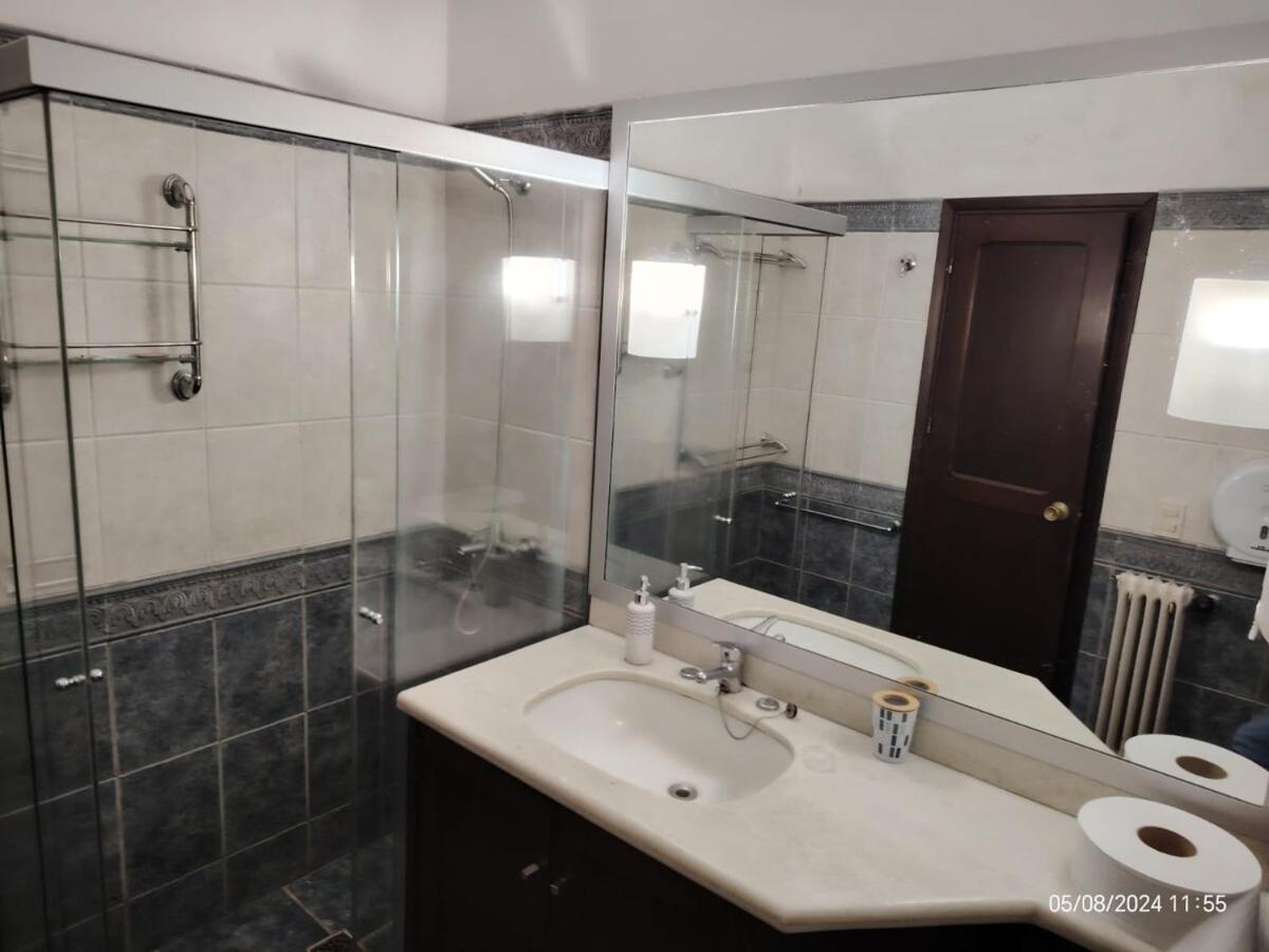 Espectacular Casa De 4 Y 5 Banos 12 Personas, En La Mejor Zona De Сasa de vacaciones Montevideo