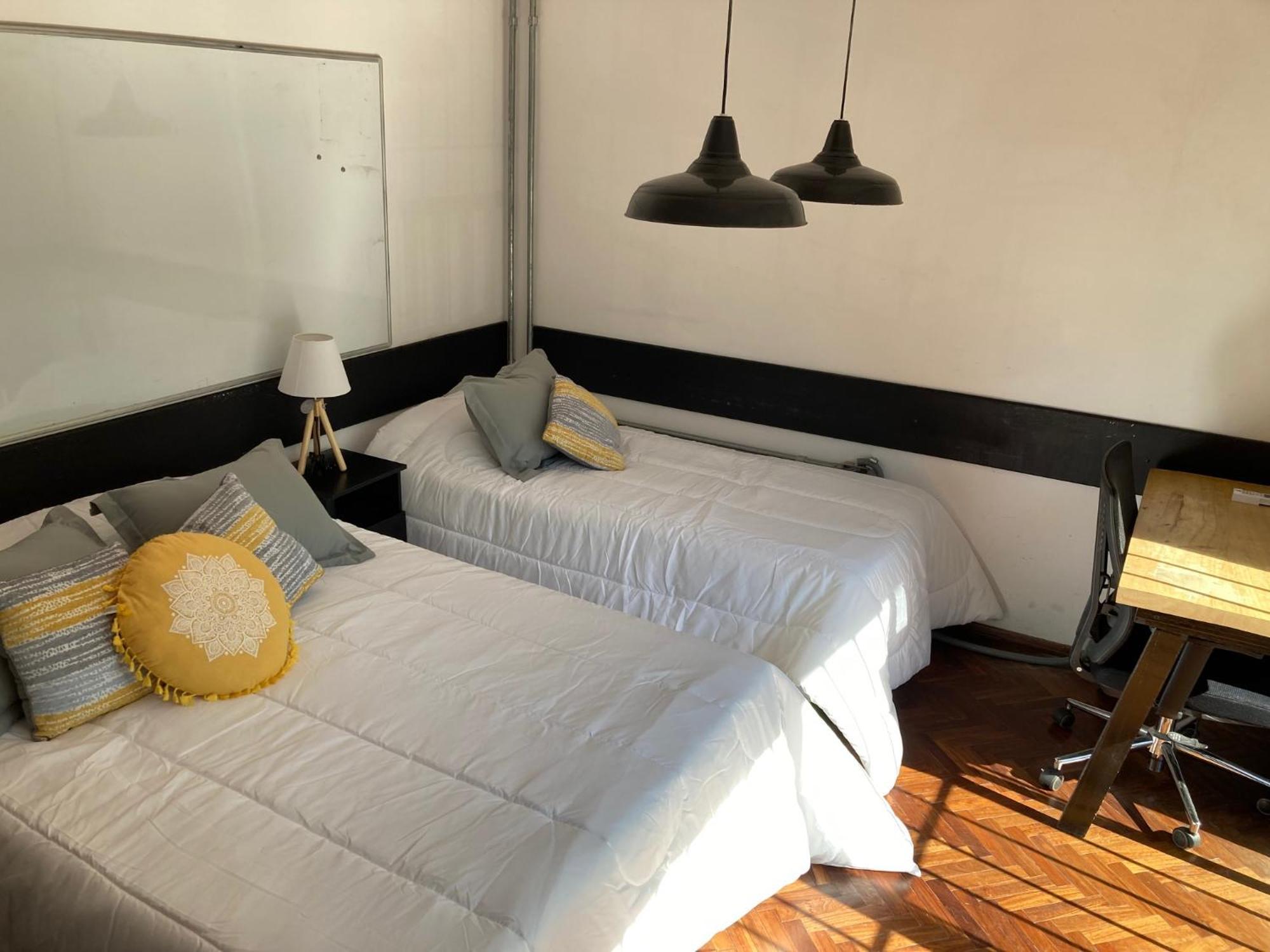 Espectacular Casa De 4 Y 5 Banos 12 Personas, En La Mejor Zona De * Montevideo