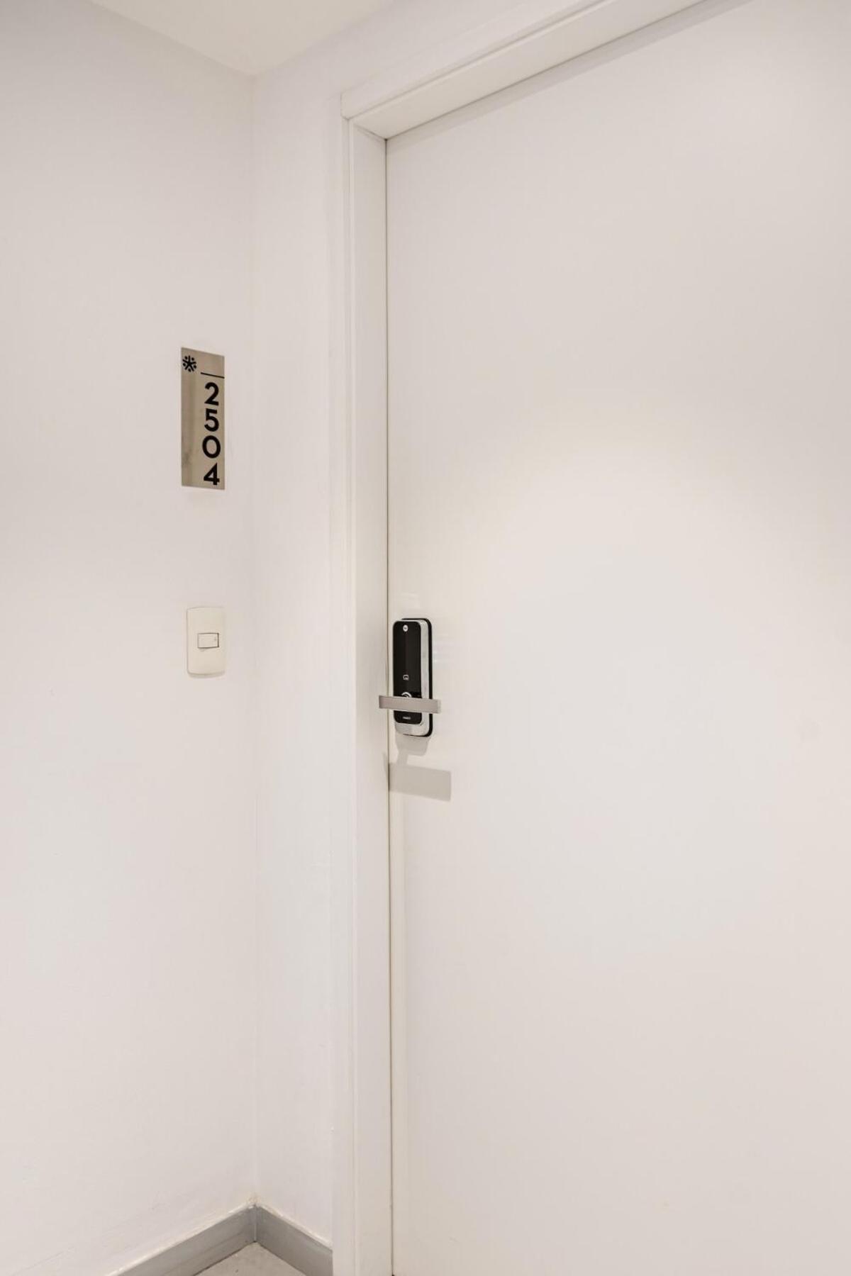 Exclusive 25th Floor And Harbor View - Pet Friendly *