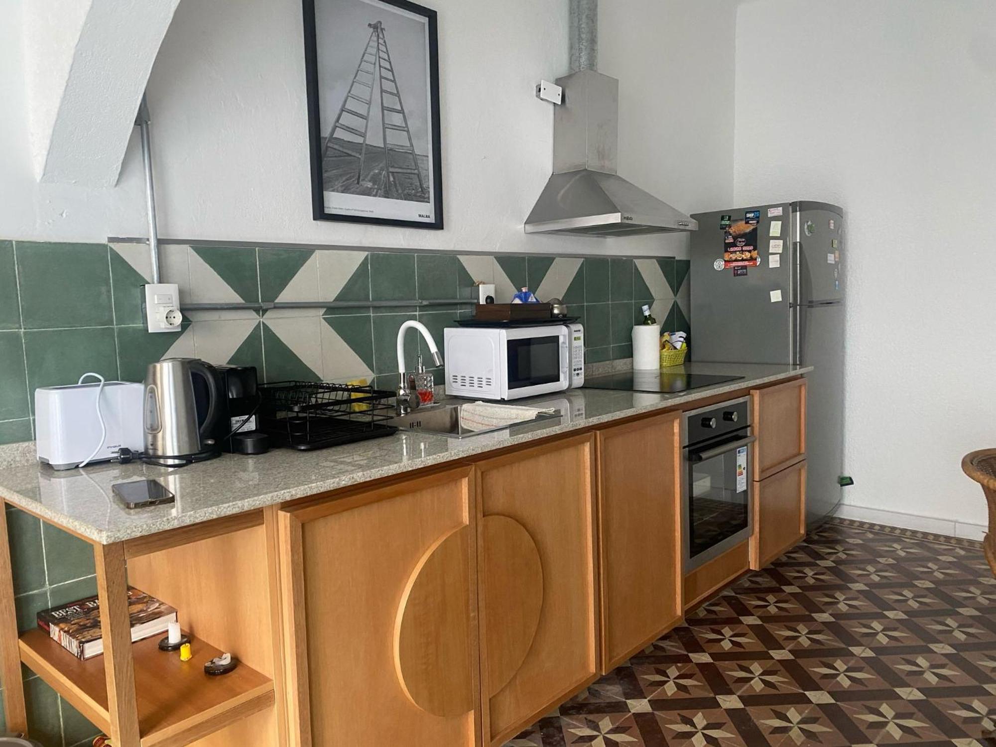 Apartamento Con Encanto Y Patio Privado, Cerca De Playa Pocitos *