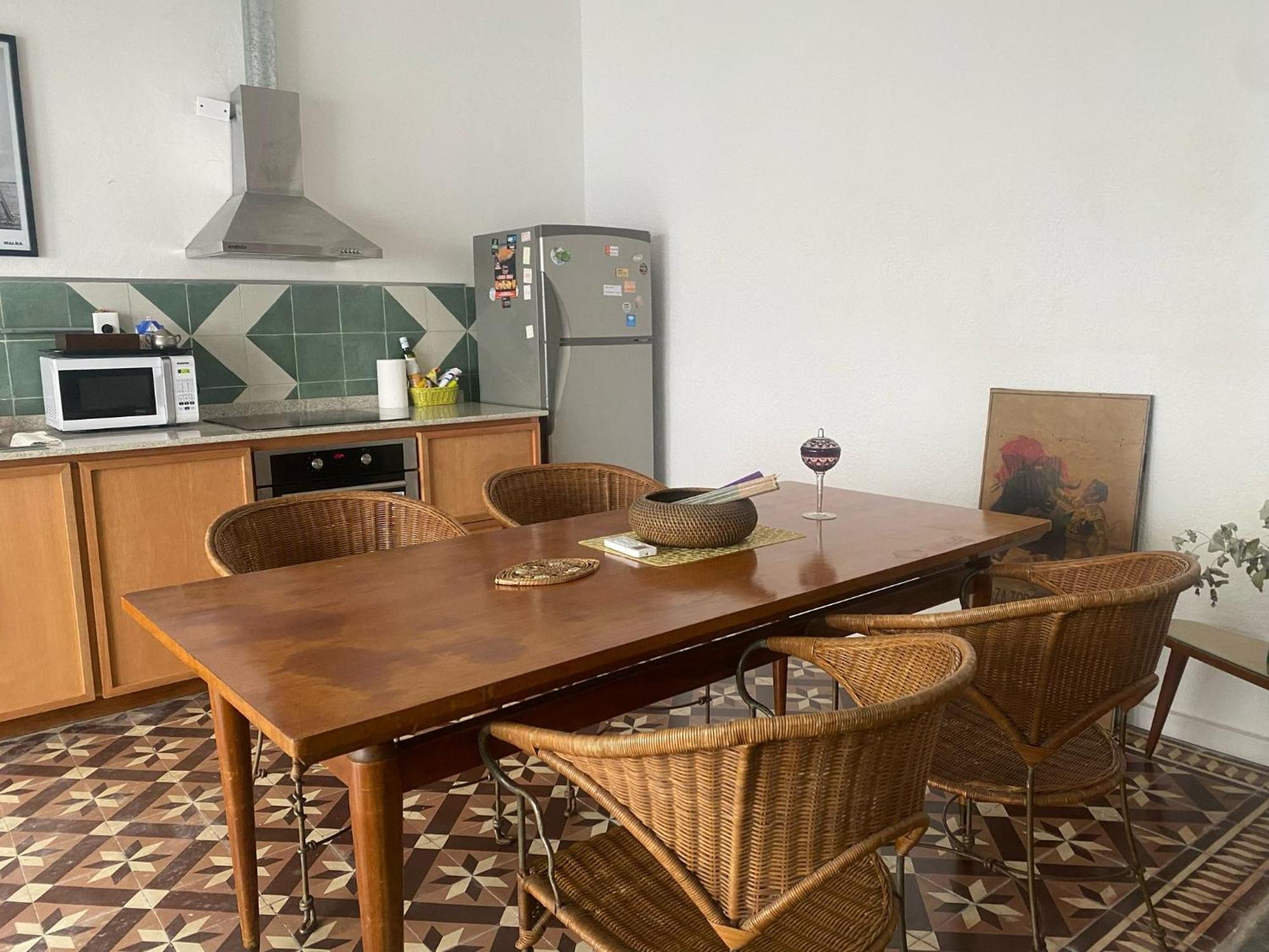 Con Encanto Y Patio Privado, Cerca De Playa Pocitos Montevideo