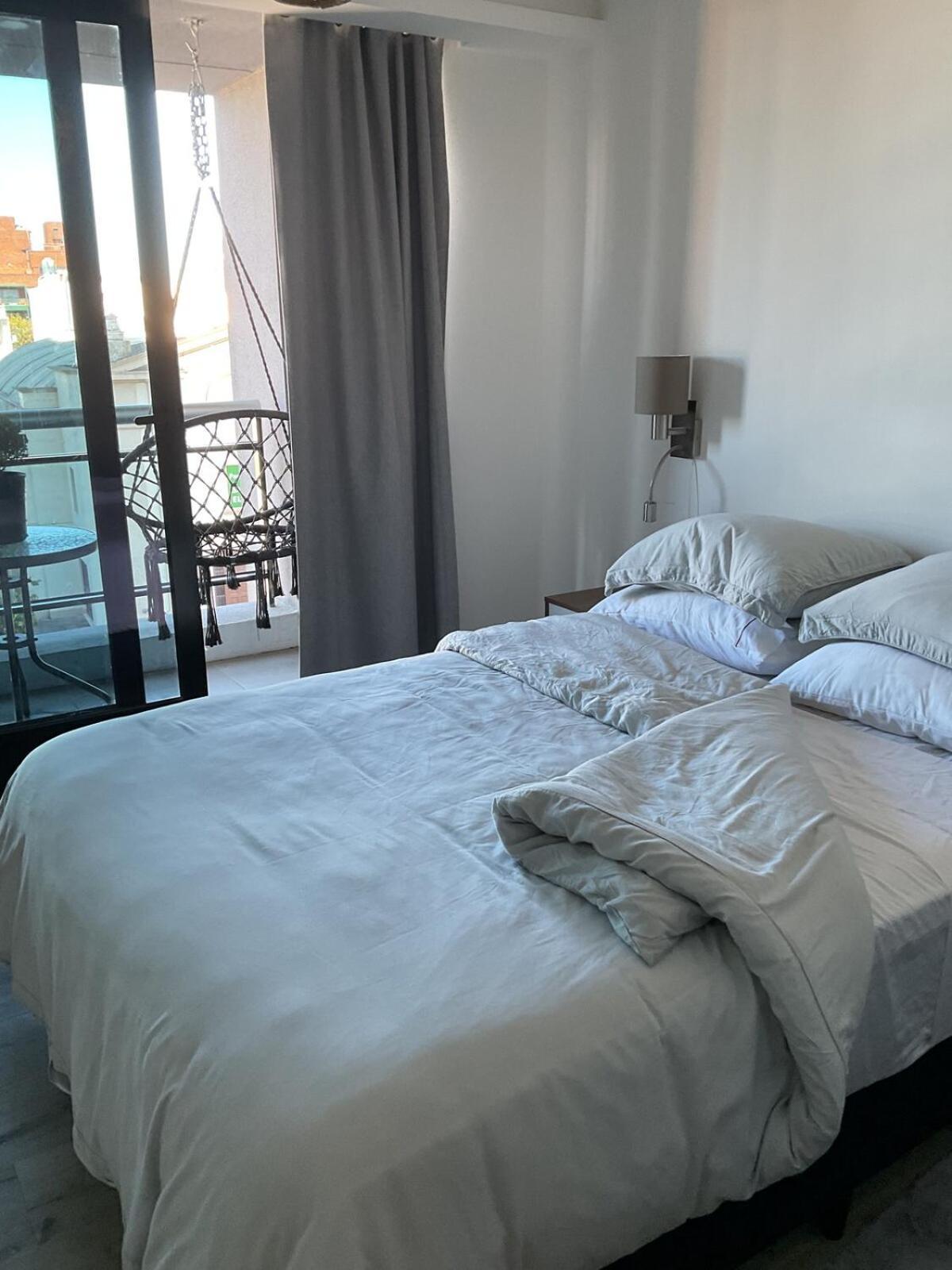 1 Modern Equipped Bedroom Apartamento