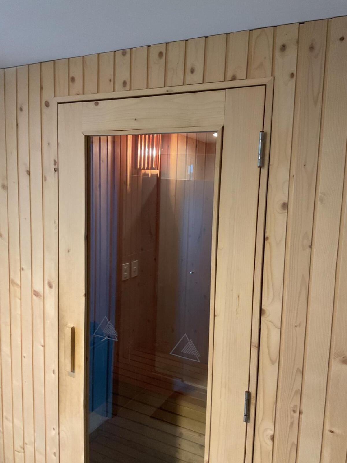 1 Modern Equipped Bedroom Apartamento