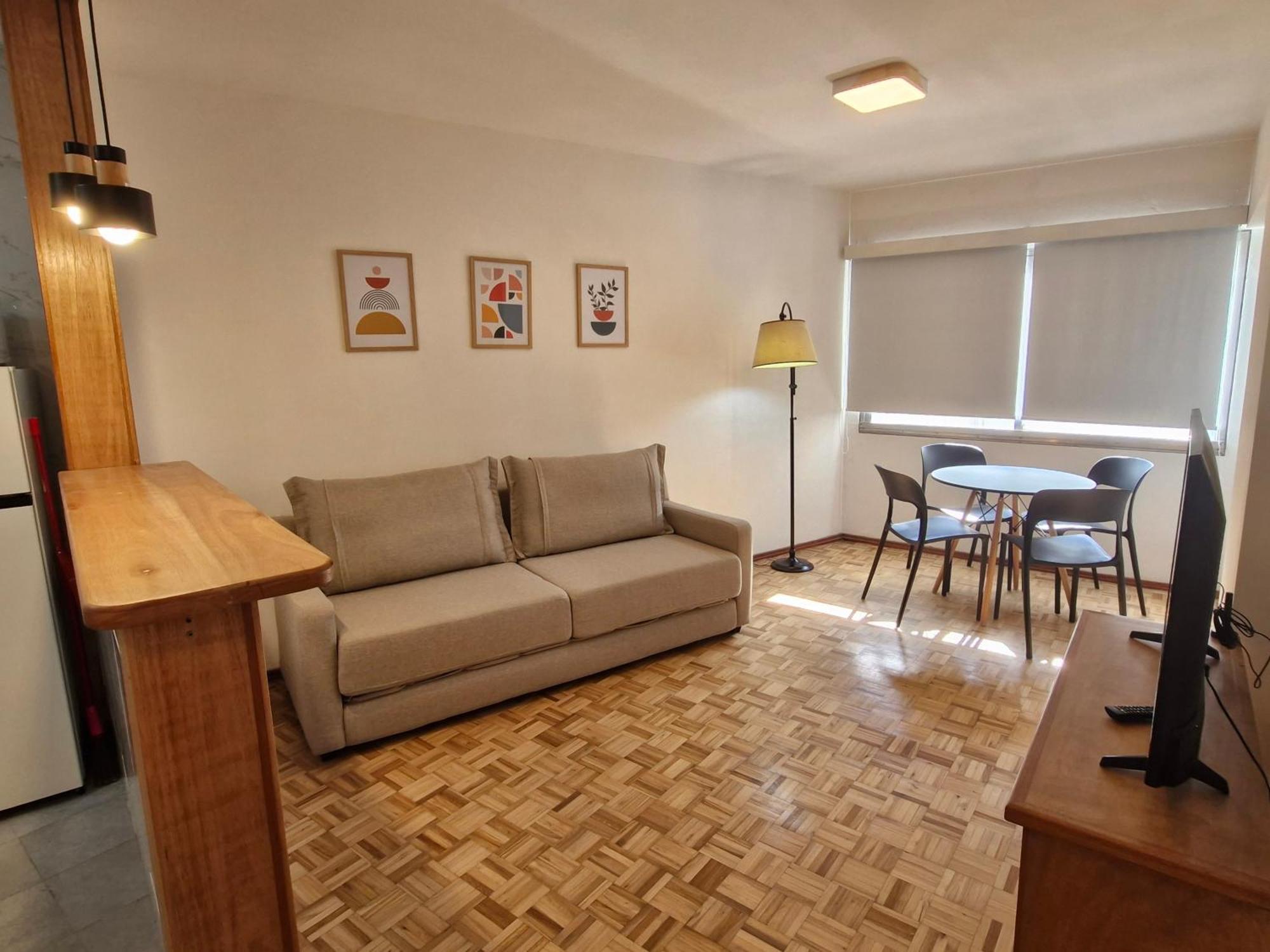 En El Casco Antiguo, Excelente Ubicacion Apartamento Montevideo
