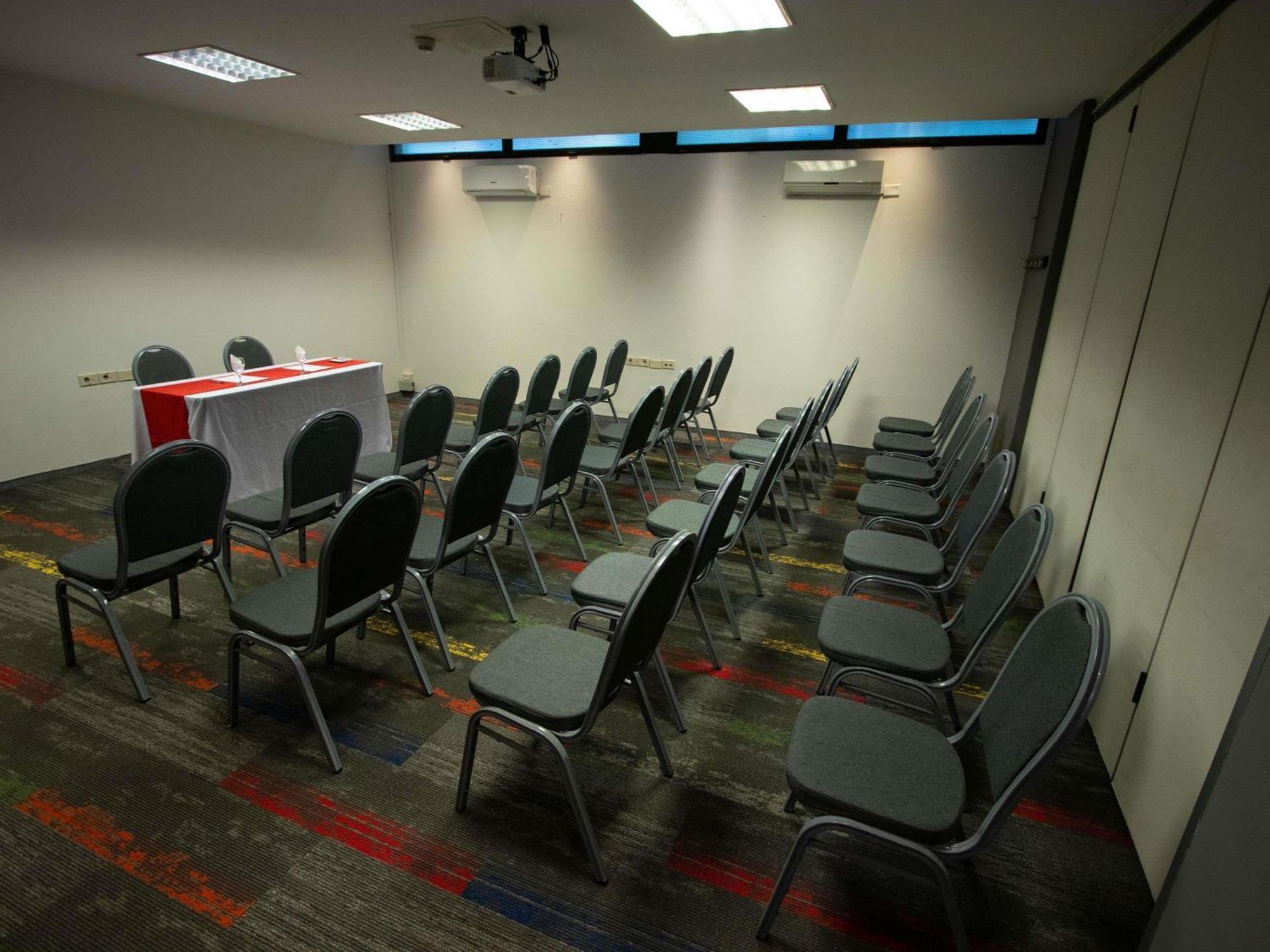 Ibis Rambla Hotel