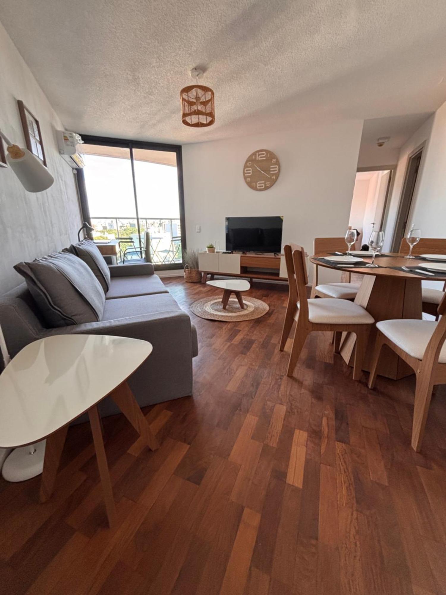 Moderno Apto En Pocitos Con Piscina Apartamento Montevideu
