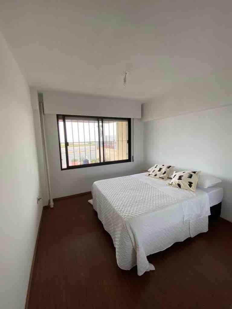 Frente Al Mar , Sobre Rambla Malvin Apartamento *