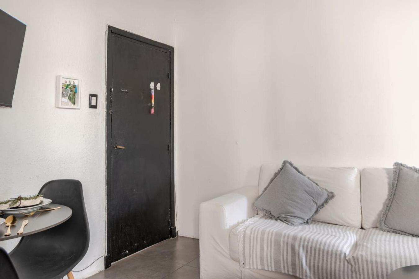 Renovated With Private Terrace Next To Parque Rodo * Montevideo