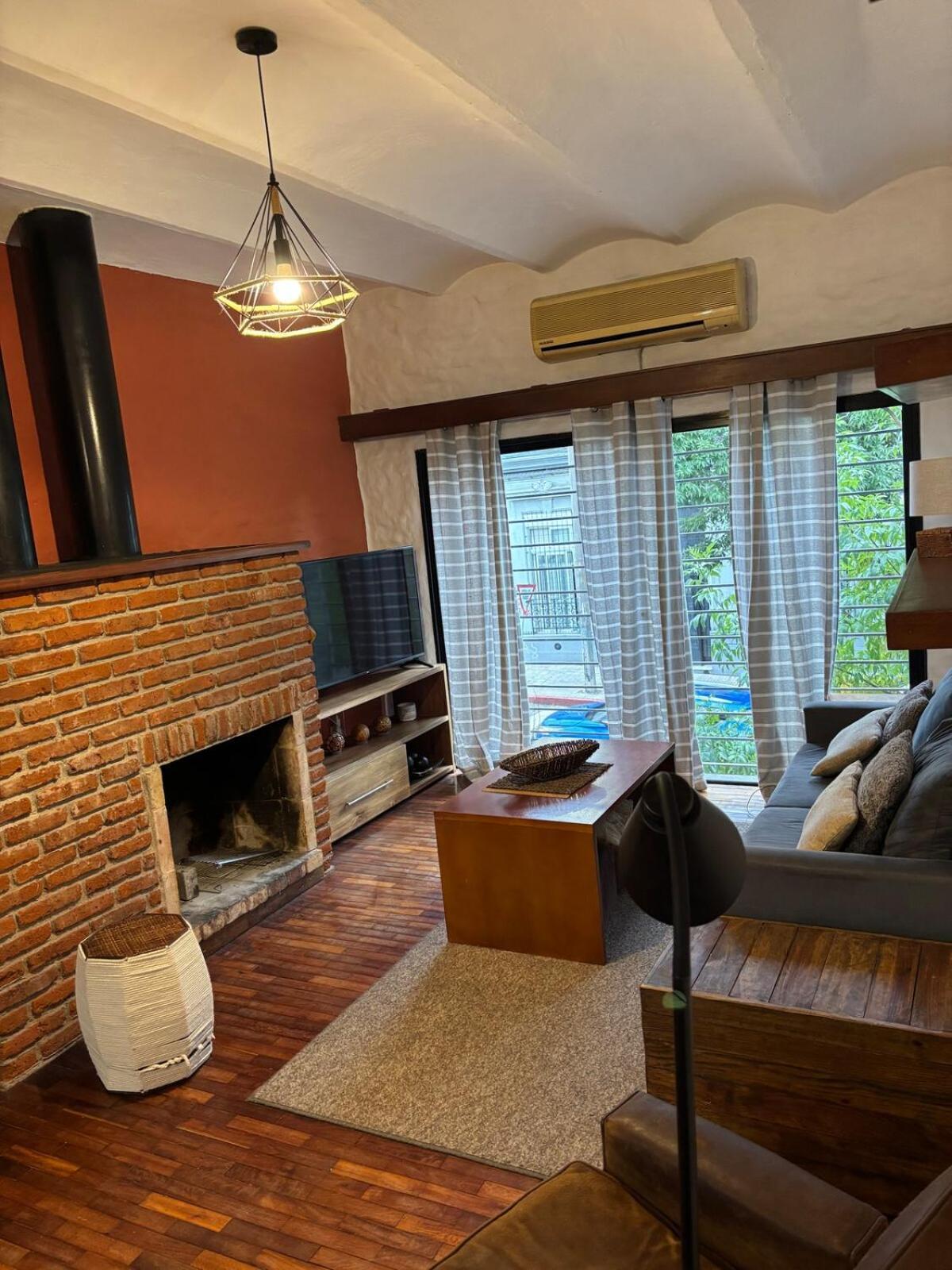 Apartamento Duplex Moderno, Luminoso Y Centrico En Mvd 3 2 Banos *