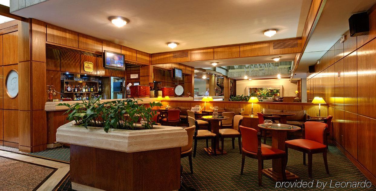 Balmoral Plaza Hotel 4*