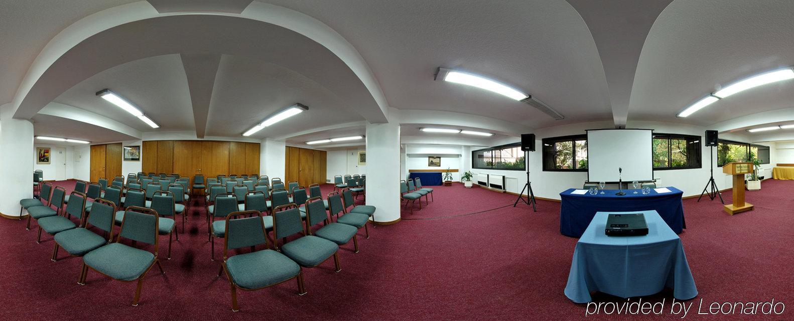 Hotel Balmoral Plaza