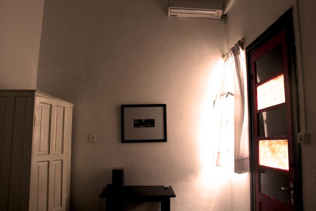 Contraluz Arthostel Hostal Montevideo