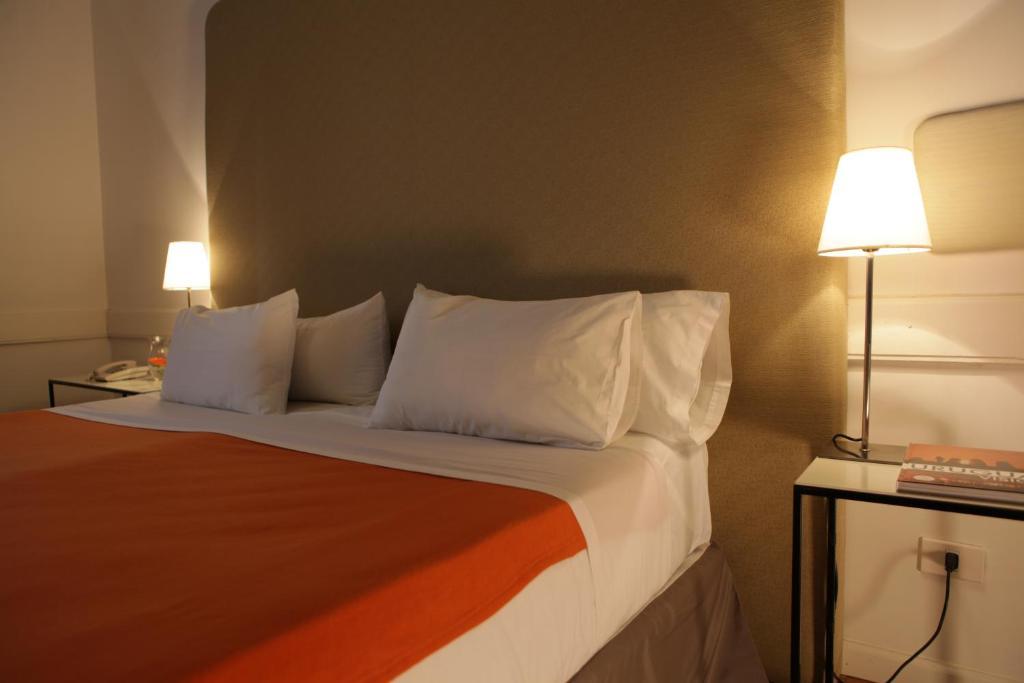 Hotel Esplendor By Wyndham Cervantes