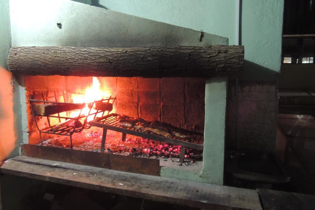 Aca Me Quedo Hostal *