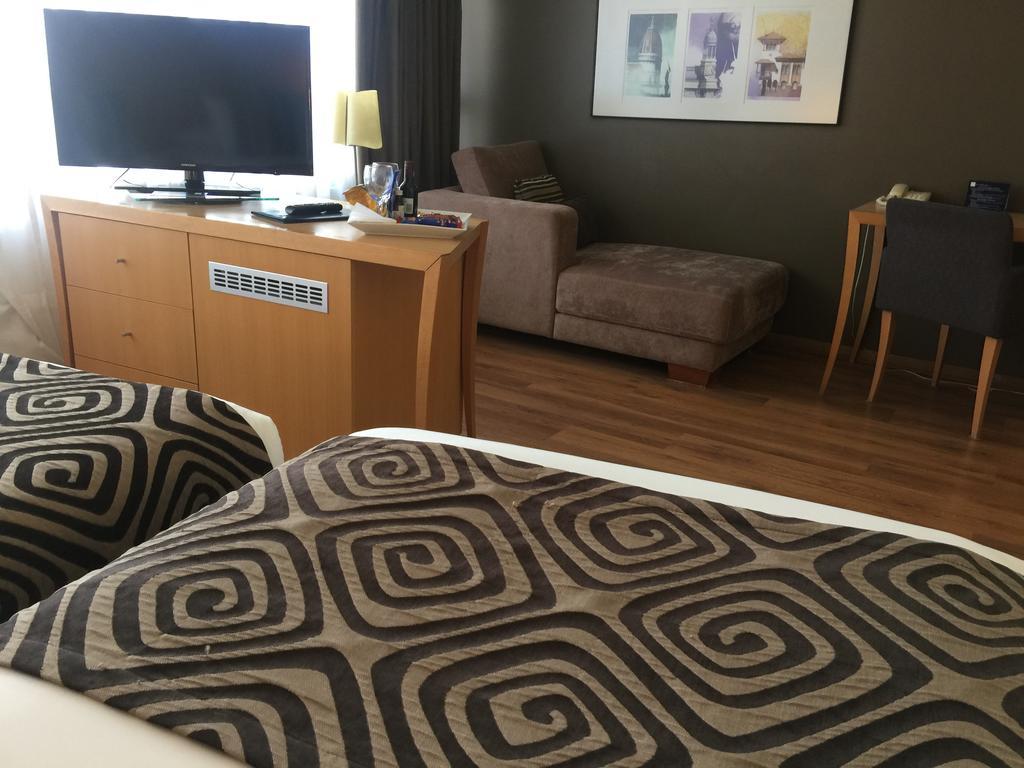 Tryp 4*