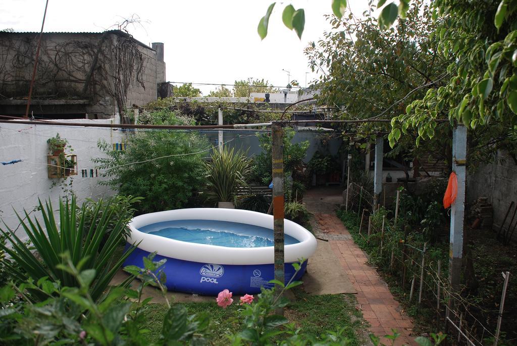 With Big Garden Habitación en casa particular