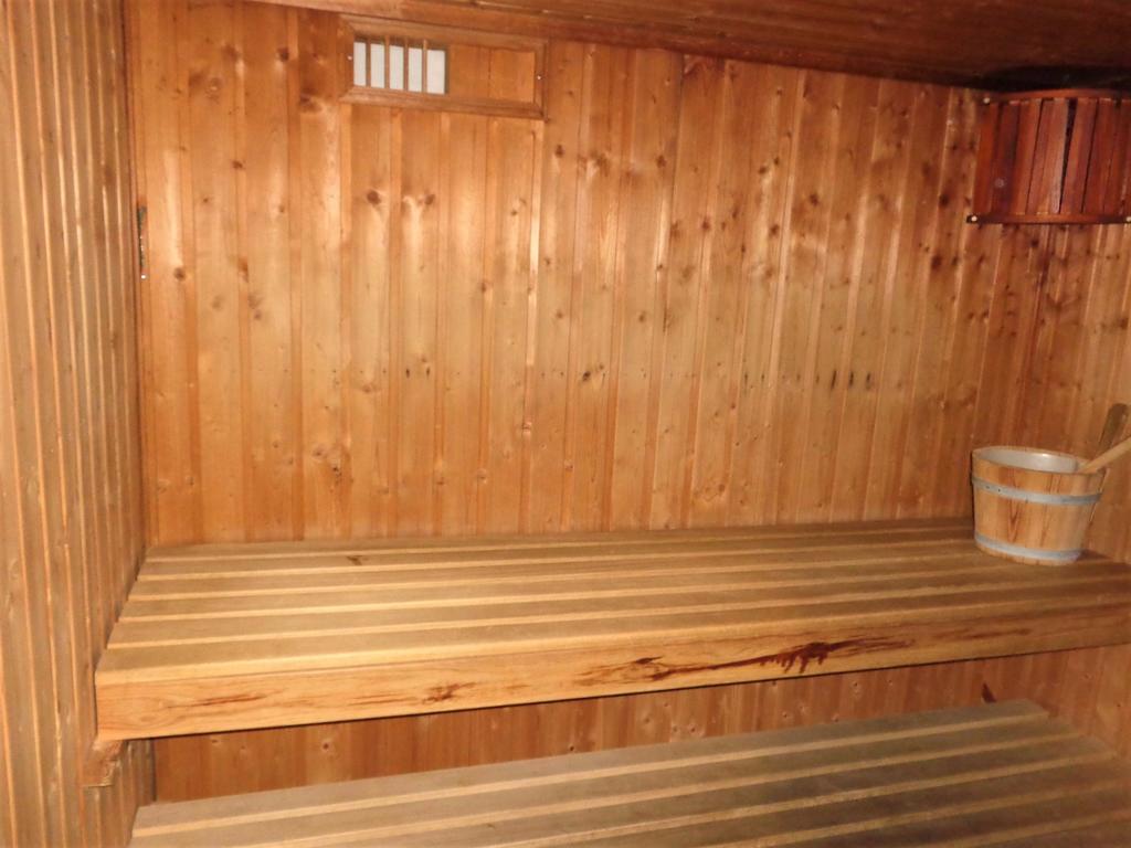 Balmoral Plaza 4*