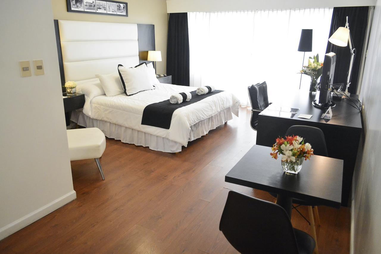 Pocitos Plaza Hotel 4*