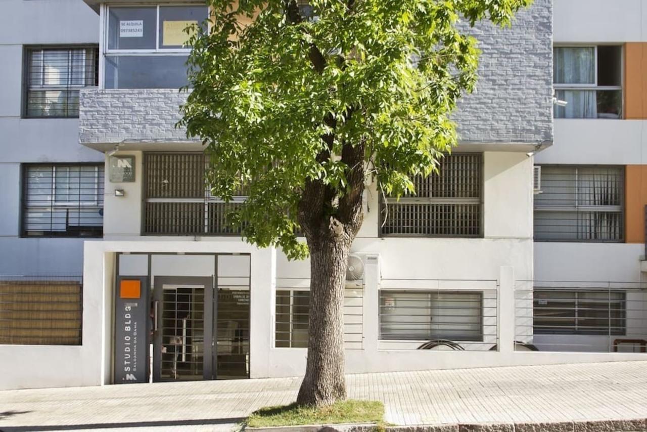 Studio Bldg King Bed * Montevideo