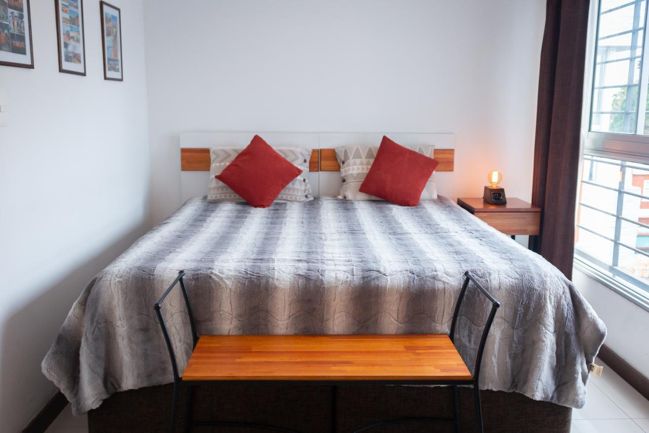 Studio Bldg King Bed *