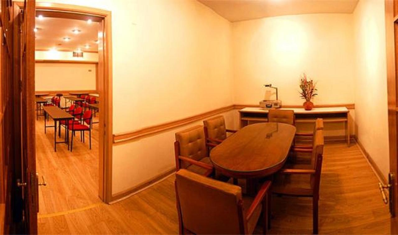 London Palace Hotel 3*