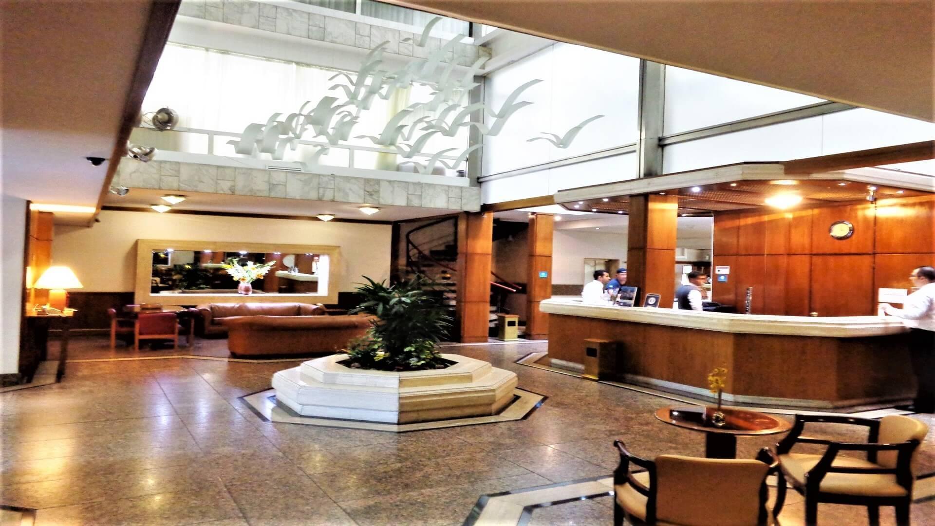 Hotel Balmoral Plaza