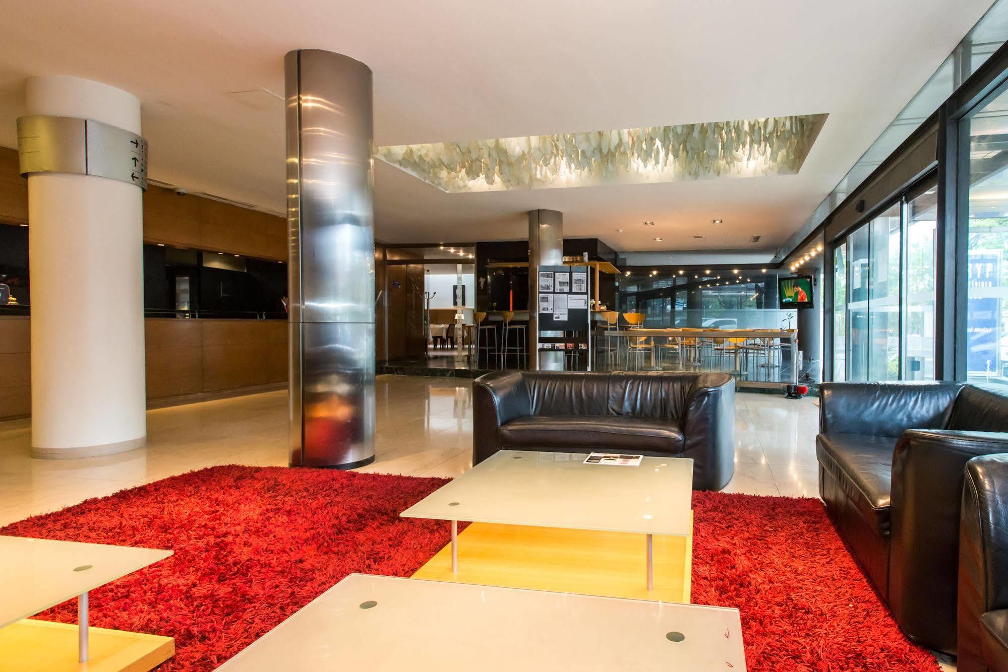 Tryp 4*