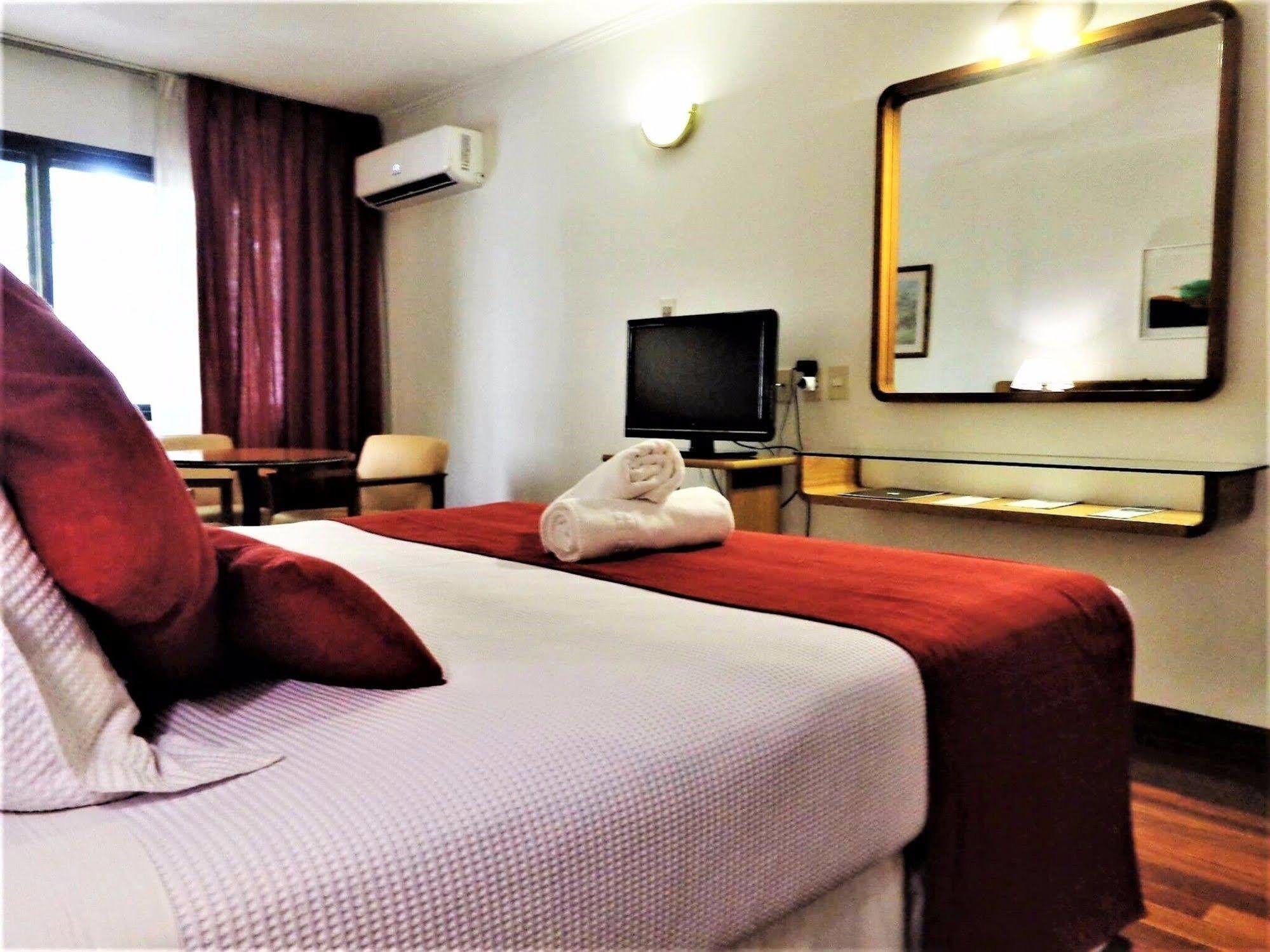 Hotel Balmoral Plaza