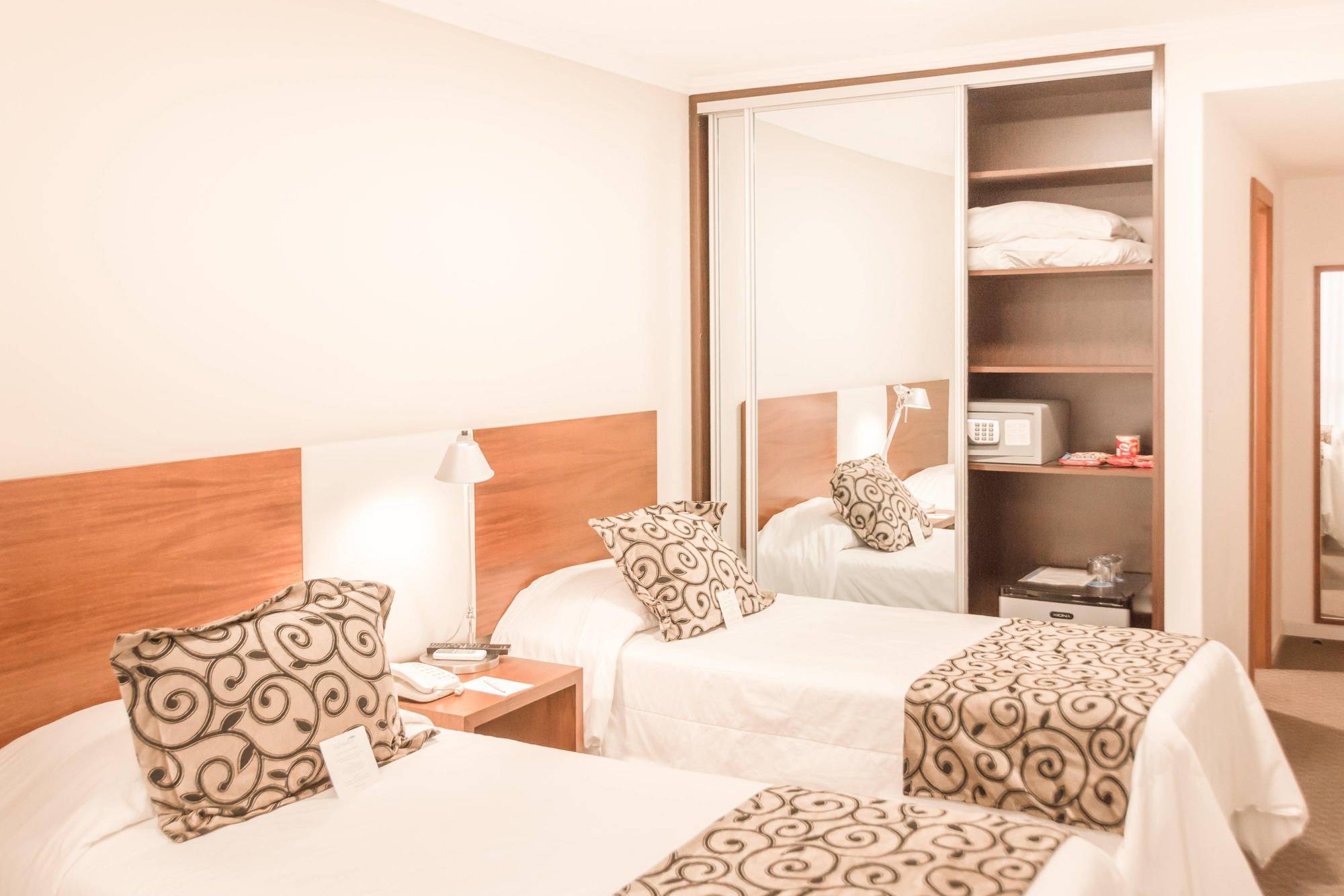 Hotel Palm Plaza
