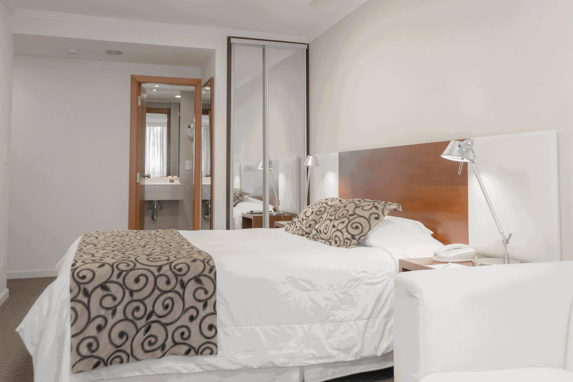 Palm Plaza Hotel 4*