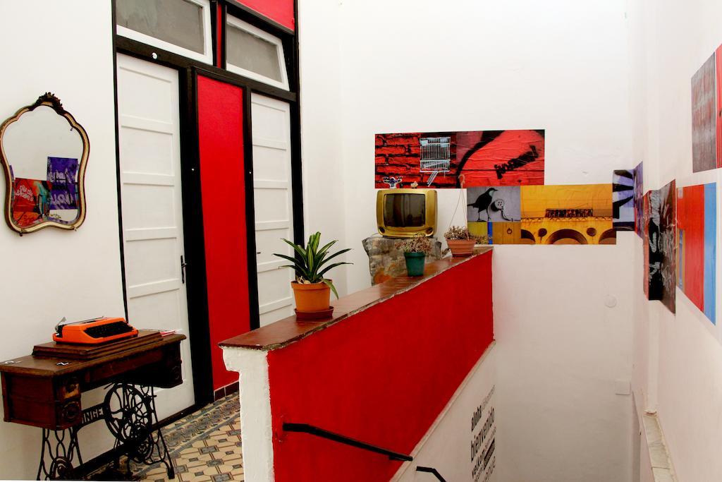 Contraluz Arthostel Hostal