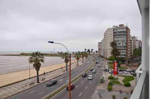 Apartamento Frente Al Mar. Playa Pocitos, La Mejor Vista. * Montevideo