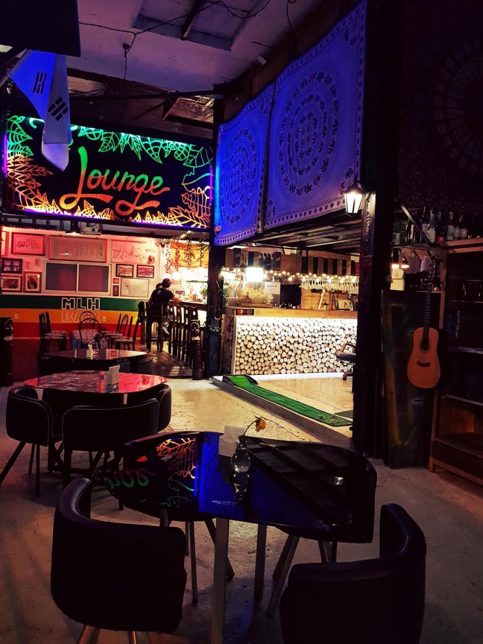 Lounge Hostal *