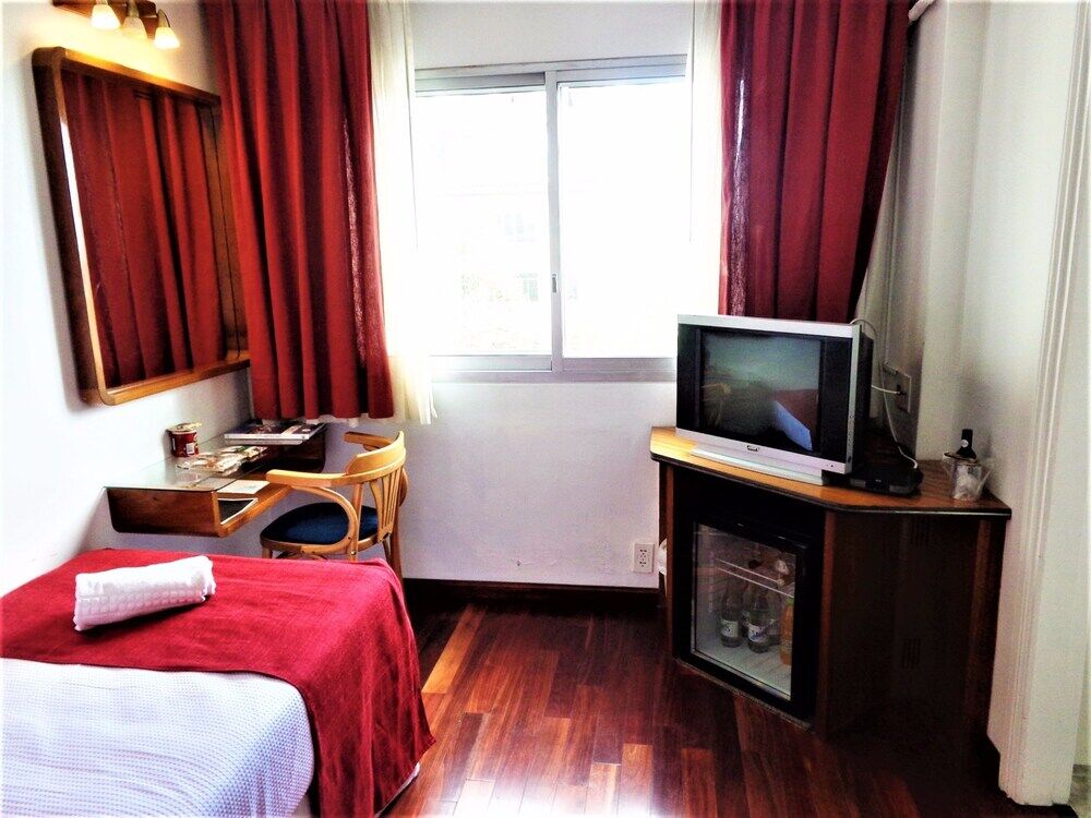 Balmoral Plaza 4*