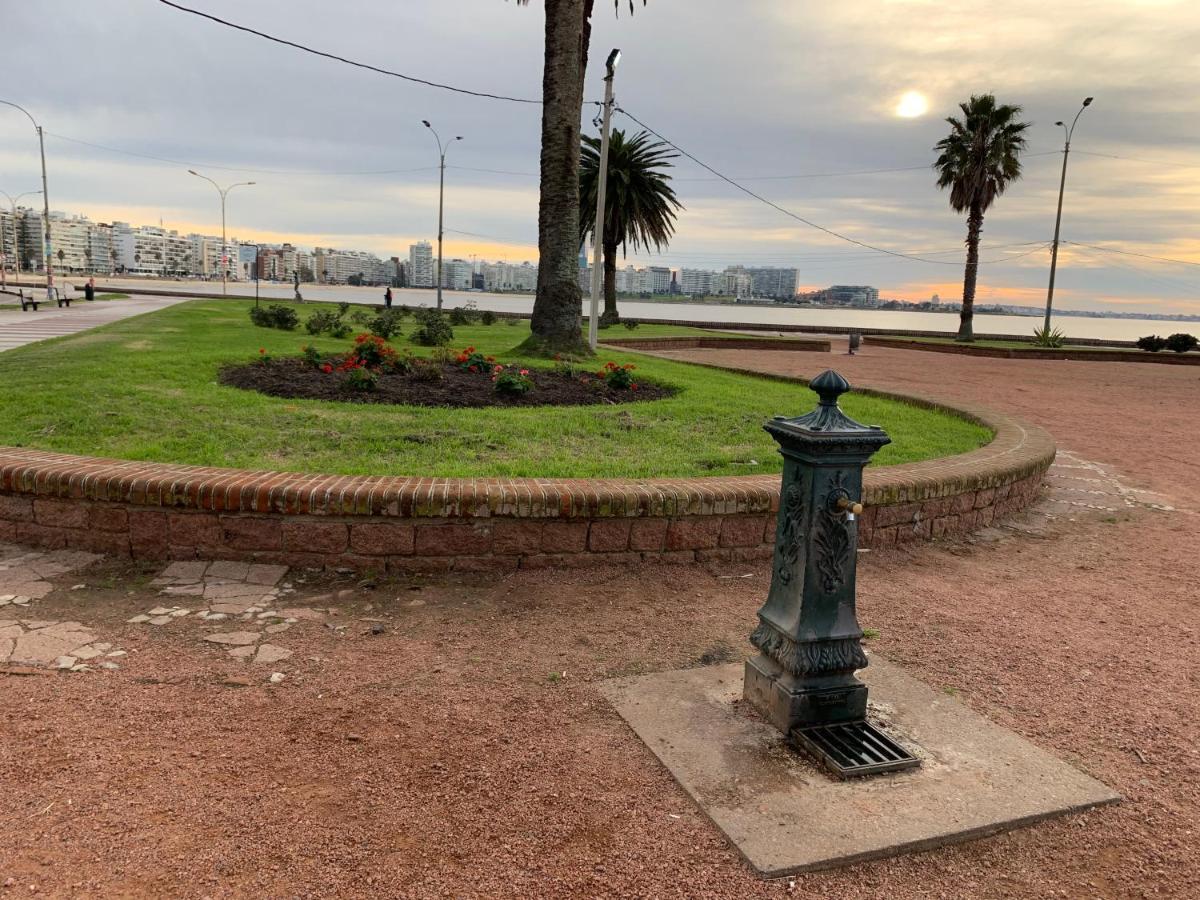 Bahía Pocitos * Montevideo