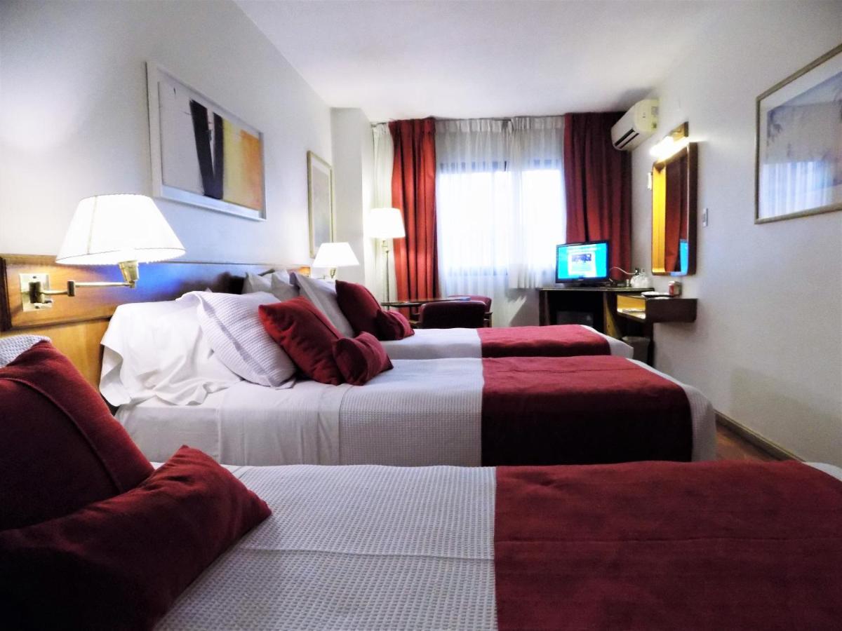 Balmoral Plaza Hotel 4*