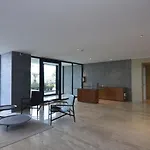 Vistas Al Mar En Exclusivo Apartamento Con Garage