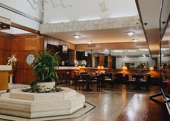 Balmoral Plaza Hotel