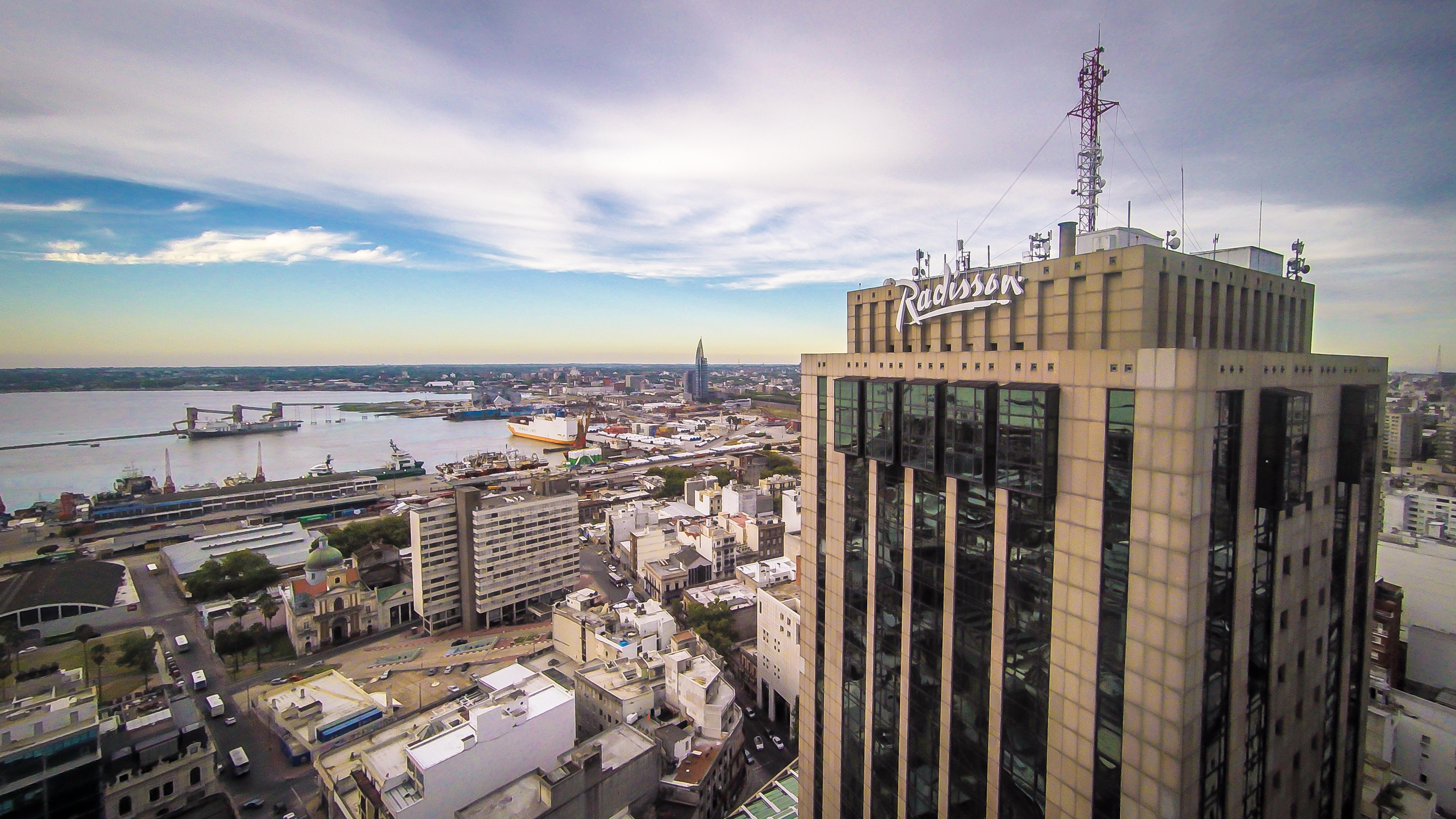 Radisson Victoria Plaza