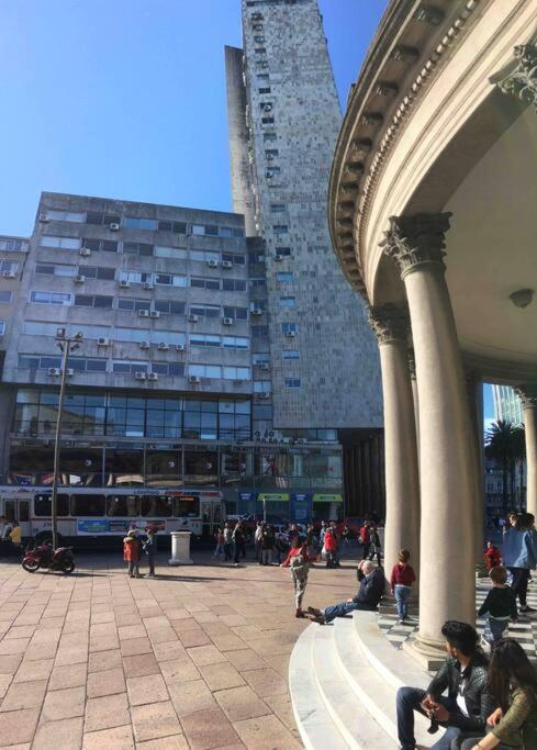 Hermoso En Casco Histórico Con Vistas Al Río. Apartamento Montevideo