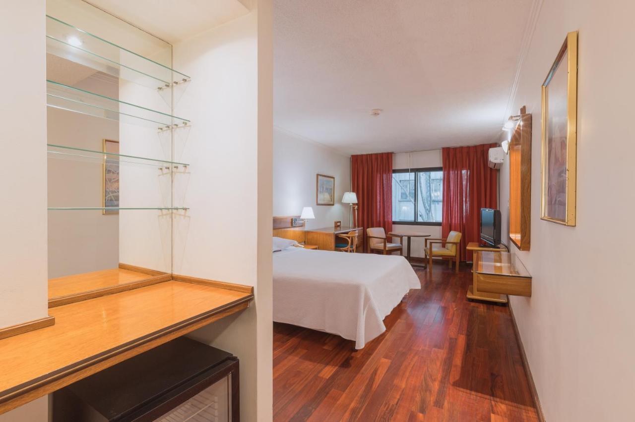 Balmoral Suites *