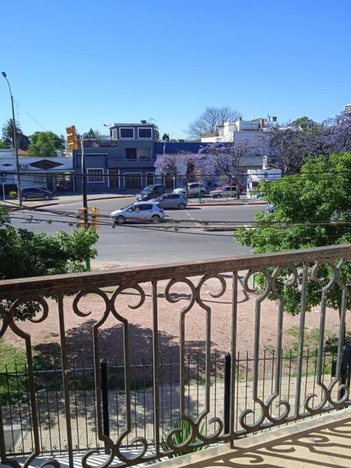 Apartamento Retro, Comodo Y Muy Luminoso. Montevideo