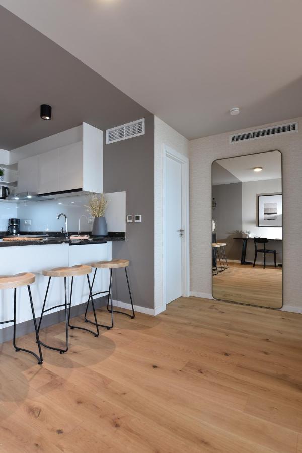 Vistas Al Mar En Exclusivo Con Garage * Montevideo
