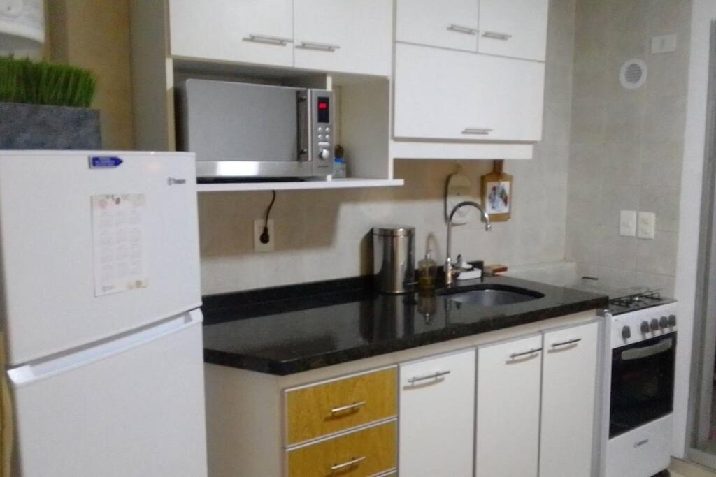 A Pasos Terminal/hospitales/con Garaje/recepcion 24 Hs Apartamento